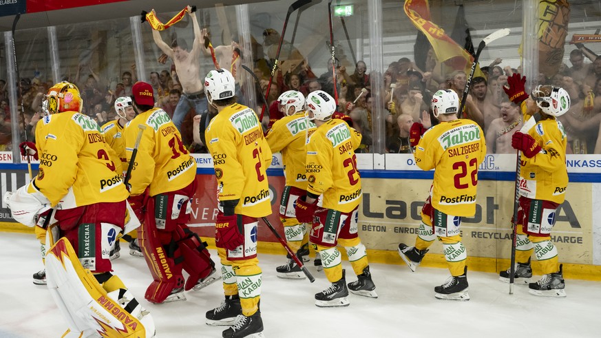 SCL Tigers players cheer with fans after their 5-4 win during the sixth National League ice hockey game between HC Ajoie and SCL Tigers at the Raiffeisen Arena in Porrentruy, on Sunday...