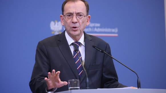 epa10896776 Polish Minister of Internal Affairs and Administration Mariusz Kaminski speaks during a press conference at the Ministry of Internal Affairs headquarters in Warsaw, Poland, 03 October 2023 ...