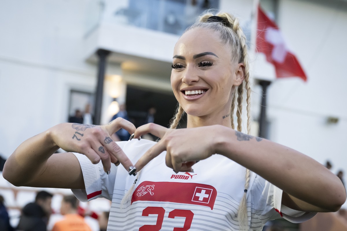 epa11175858 Switzerland's Alisha Lehmann celebrates the victory after defeating the team Poland 4-1, during an international women's friendly soccer match between the national soccer teams S ...