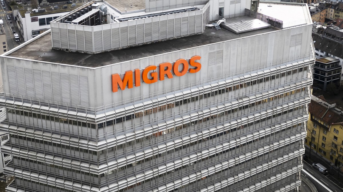 Der Migros Hauptsitz am Limmatplatz, aufgenommen am Freitag, 2. Februar 2024 in Zuerich. Der Detailhandelskonzern Migros sucht neue Besitzer f