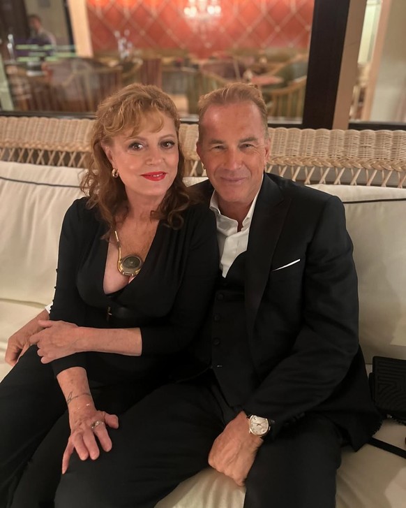 Kevin Costner and Susan Sarandon

https://www.instagram.com/p/C_jR2mnyGXZ/?img_index=1