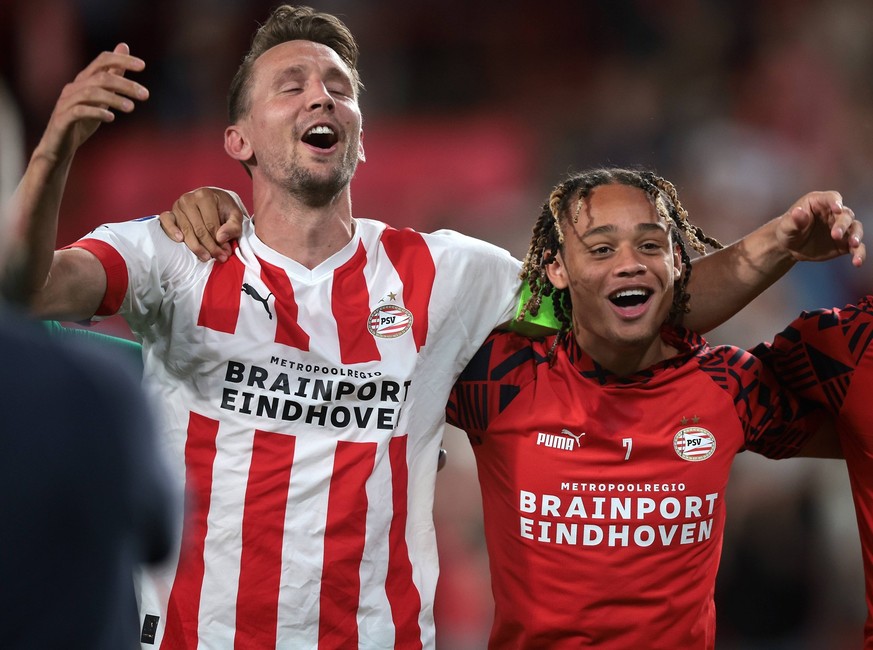 IMAGO / ANP

EINDHOVEN - (lr), Luuk de Jong of PSV, Xavi Simons of PSV, Savio Moreira De Oliveira of PSV during the UEFA Champions League third qualifying round match between PSV Eindhoven and AS Mona ...