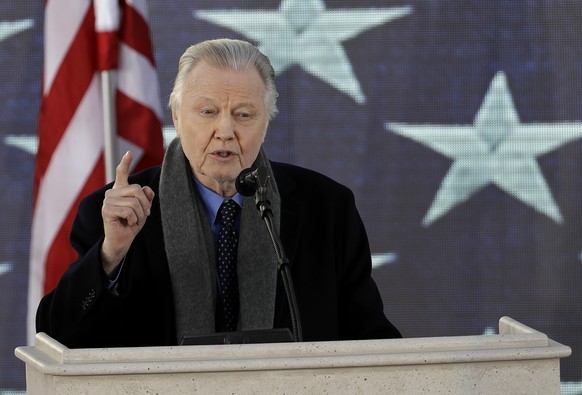 Actor Jon Voight speaks during a pre-Inaugural &quot;Make America Great Again! Welcome Celebration&quot; at the Lincoln Memorial in Washington, Thursday, Jan. 19, 2017. (AP Photo/David J. Phillip)