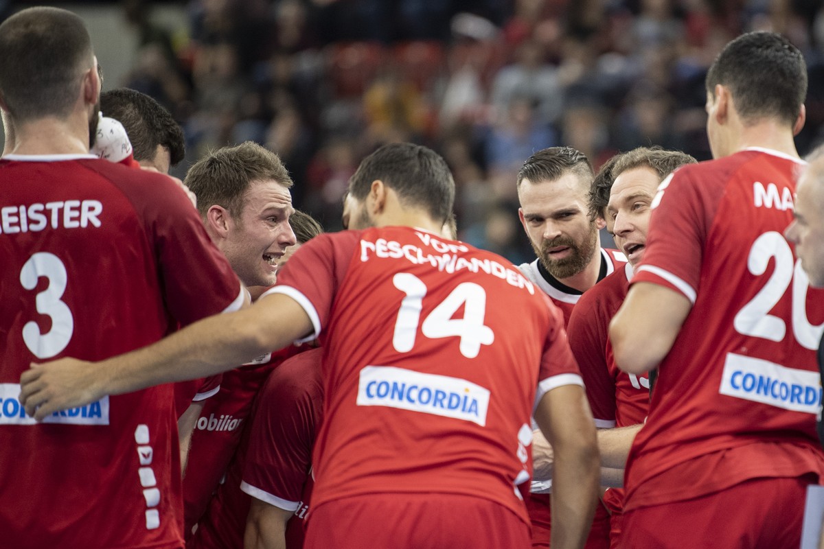 Switzerland's head coach Michael Suter during the Yellow Cup Handball game between Switzerland and Netherlands in Switzerland, Winterthur, Sunday 05 January 2020. (KEYSTONE/Ennio Leanza)