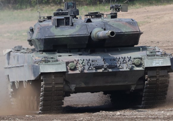 epa10427153 (FILE) - A German Army &#039;Leopard 2&#039; tank during the NATO Very High Readiness Task Force Land (VJTF L 2019) exercise in Muenster, northern Germany, 20 May 2019 (reissued 24 January ...