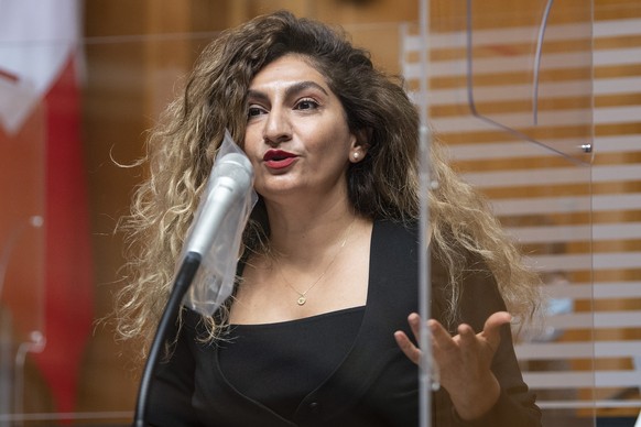 Nationalraetin Sibel Arslan, GP-BS, spricht an der Herbstsession der Eidgenoessischen Raete, am Dienstag, 21. September 2021, in Bern. (KEYSTONE/Peter Schneider)