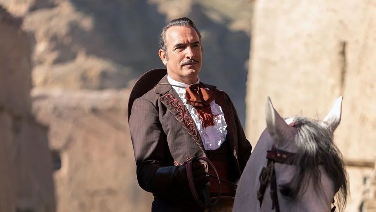 Don Diego de la Vega, alias Zorro, est incarné par Jean Dujardin.