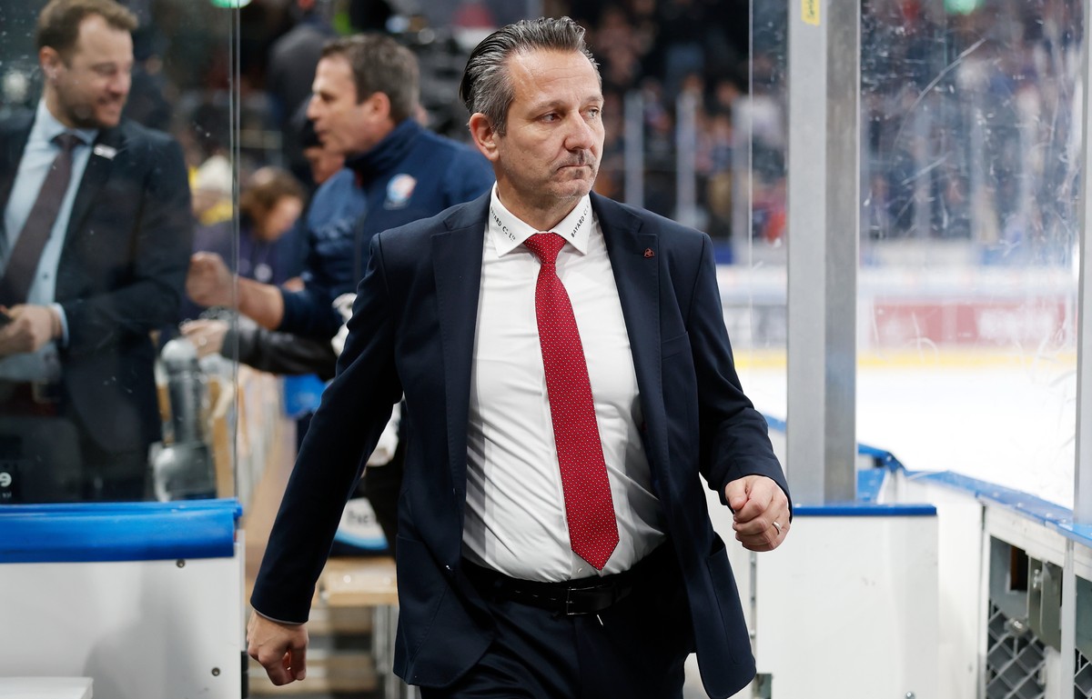 Head Coach Marco Bayer (ZSC) nach dem Meisterschaftsspiel der National League zwischen den ZSC Lions und dem EHC Kloten, am Samstag, den 01. Maerz 2025 in der Swiss Life Arena in Zuerich. .(KEYSTONE/M ...