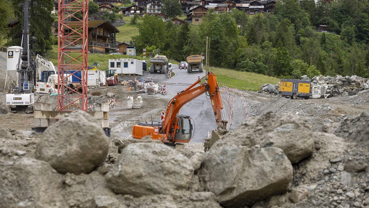 Rund-30-Bewohner-aus-dem-oberen-Val-de-Bagnes-im-Wallis-evakuiert