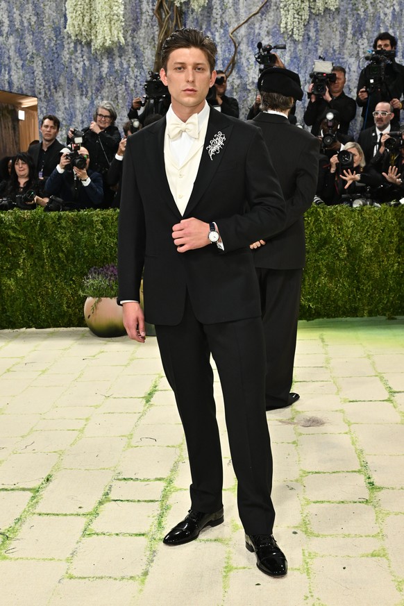 Tom Francis arrives at The Metropolitan Museum of Art's Costume Institute benefit gala celebrating the opening of the "Costume Art" exhibition on Monday, May 4, 2026, in New York. (Phot ...