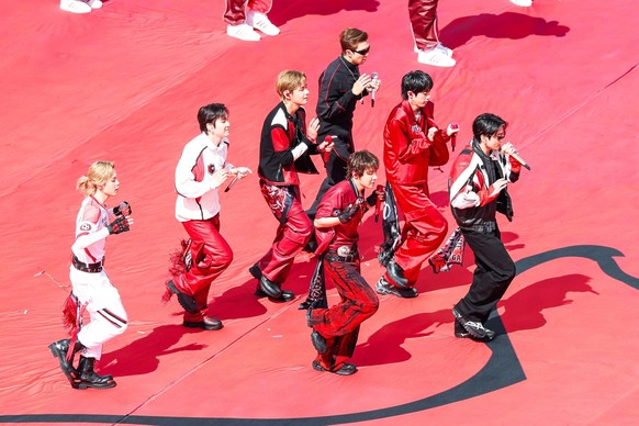 RECORD DATE NOT STATED FIFA World Cup, WM, Weltmeisterschaft, Fussball 2026 - Final - Spain v Argentina K-pop group BTS performs during the halftime show of the World Cup final between Spain and Argen ...