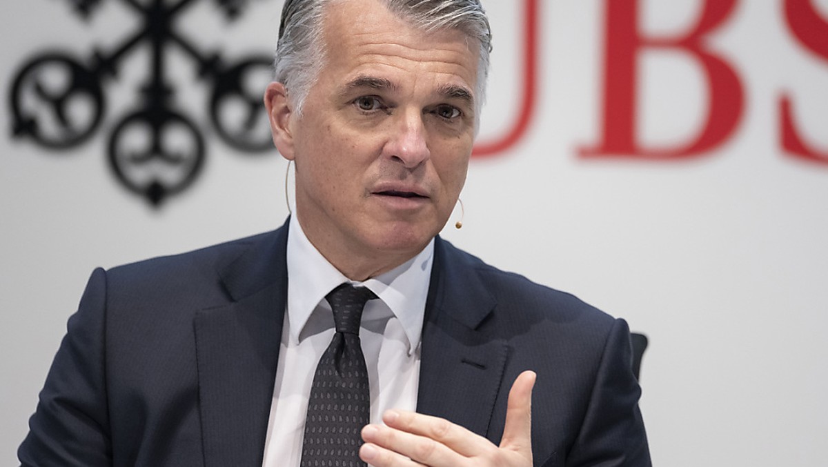Laut UBS-Konzernchef Sergio Ermotti haben Firmen im Zuge der Coronakrise rund 23'000 Anträge auf Kredite gestellt. (Archivbild)
