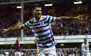 Queens Park Rangers' Charlie Austin schiesst sein Team zum Sieg.