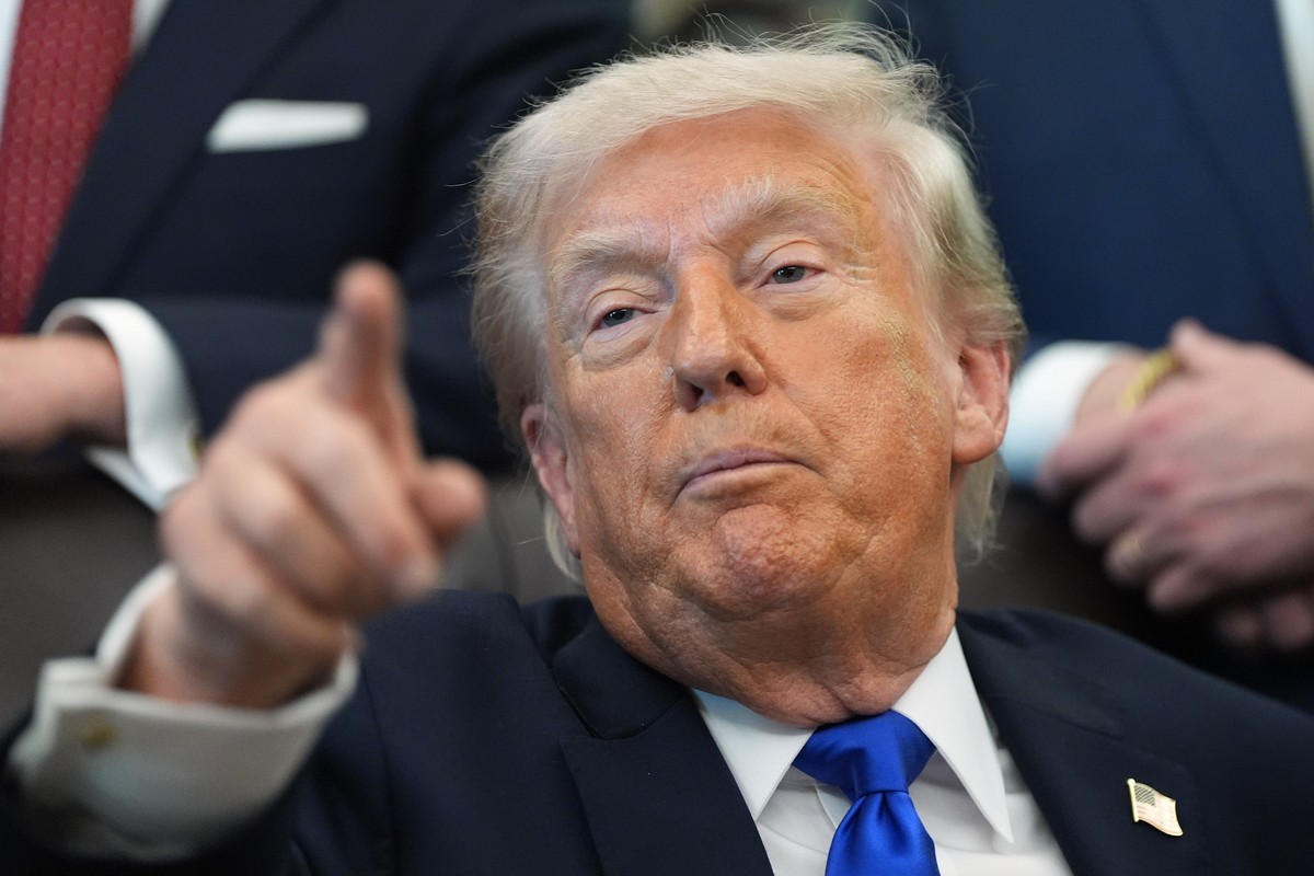 President Donald Trump speaks to reporters in the Oval Office of the White House, Thursday, April 30, 2026, in Washington. (AP Photo/Alex Brandon)
Trump