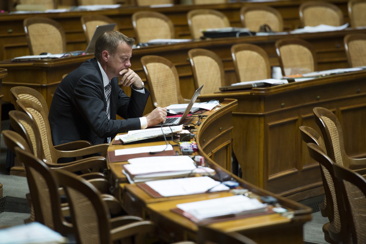 ARCHIVBILD ZUR MELDUNG, DASS MARTIN LANDOLT DAS PRAESIDIUM DER BDP SCHWEIZ ABGEBEN WILL, AM MONTAG, 21. OKTOBER 2019 - Martin Landolt (BDP-GL), waehrend der Sommersession der Eidgenoessischen Raete, a ...