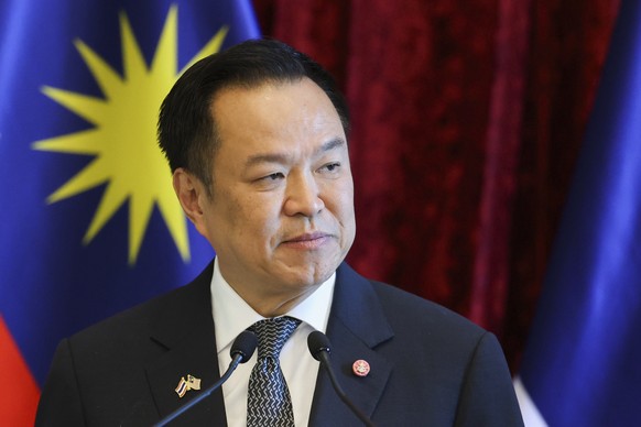 epa13099467 Thailand's Prime Minister Anutin Charnvirakul speaks during a press conference with Malaysia's Prime Minister Anwar Ibrahim during Anutins official visit, at the Federal Governm ...