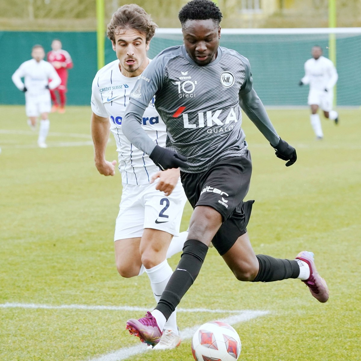 Foto Manuel Geisser 14.01.2023 Fussball Herren Saison 2022/2023 Testspiel FC Zuerich - FC Wil. Bild : Josias Lukembila FC Wil gegen Lindrit Kamberi FC Zuerich I. . Aktion Zweikampf *** Photo Manuel Ge ...