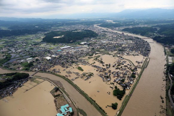Eine Luftaufnahme der Überschwemmungen in Hitoyoshi, Kumamoto-Präfektur.