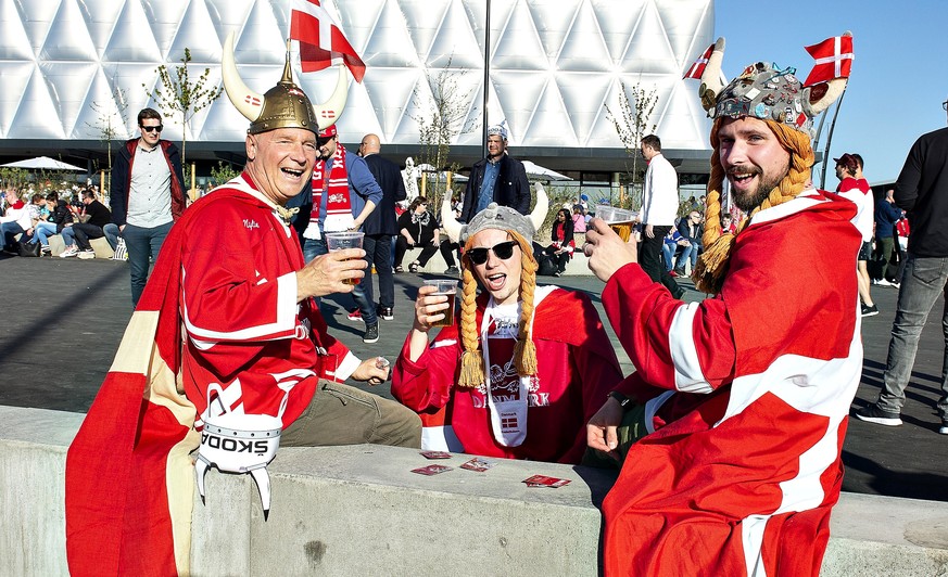 epa06713664 Danish fans gather in front of the Jyske Bank Boxen arena before the IIHF World Championship Group B ice hockey match Denmark and the USA in Herning, Denmark, 05 May 2018. EPA/HENNING BAGG ...