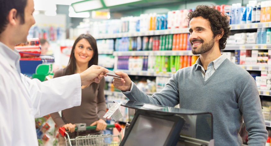 In vielen Supermärkten gibt es schon heute die Self-Check-Out-Kassen, die den Kassierer überflüssig machen.