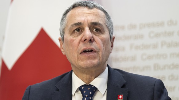 Bundesrat Ignazio Cassis spricht an einer Medienkonferenz ueber rechtliche und politische Handlungsmoeglichkeiten.gegenueber der Hamas, am Mittwoch, 22. November 2023, in Bern. (KEYSTONE/Peter Schneid ...