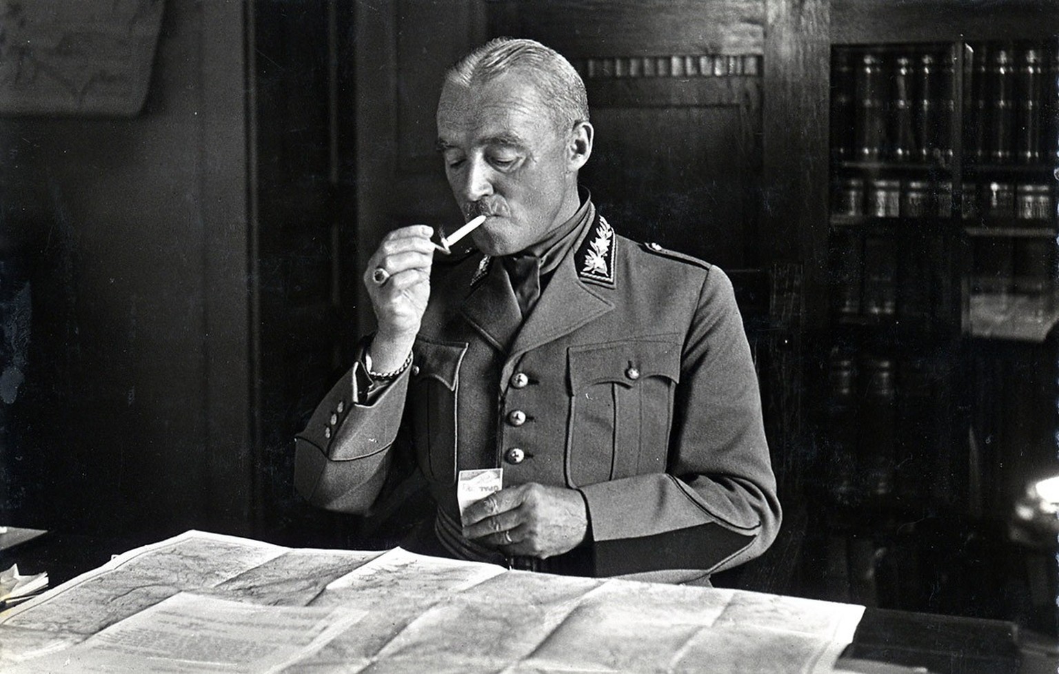 General Guisan veranlasste, dass Landkarten während des Zweiten Weltkriegs nicht mehr verkauft wurden.
https://www.historic.admin.ch/media/image/3f4250b8-d9db-4eda-8f80-fb1619f86614