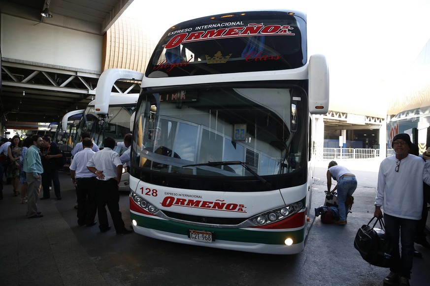 Mit diesem Bus gehts 6200 Kilometer vom Pazifik zum Atlantik, von Lima nach Rio.