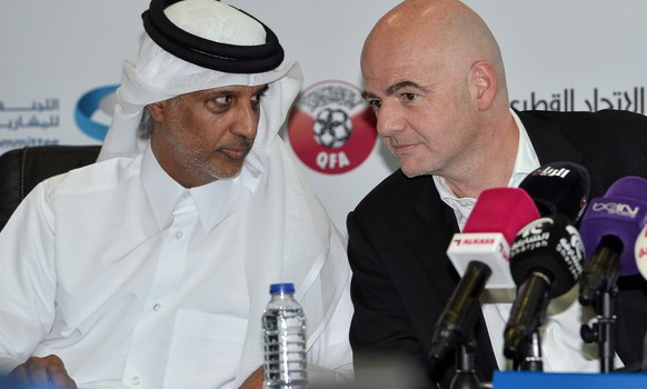 Seit 2015 untersucht die Bundesanwaltschaft, ob die Vergabe der Fussball-WM an Katar mithilfe von Schmiergeldern erfolgt ist. Im Bild: Gianni Infantino mit Sheikh Hamad bin Khalifa bin Ahmed Al Thani.<br>