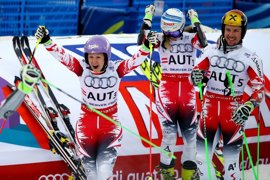 Das Team aus Österreich freut sich über den Gewinn der Goldmedaille.