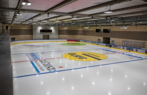 Das Masse eines Nordamerikanischen Eisfeld im neuen Campus.Die SCL Tigers stellen waehrend eines Rundgangs ihren Neubau den Campus vor, mit zweitem Eisfeld und allerhand Schnokus, am Freitag 6. Septem ...