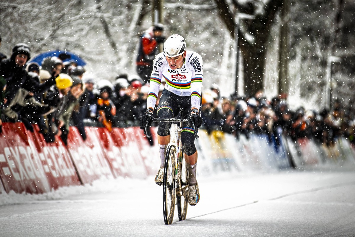 Cyclocross - Exact Cross Zilvermeercross Mol CX World Champion Mathieu van der Poel NED/Alpecin-Premier Tech triumphs in icy conditions at the Zilvermeercross in Mol, part of de Exact Cross series Exa ...