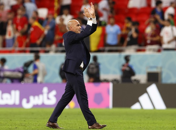 epa10342193 Belgium's head coach Roberto Martinez applauds fans after the FIFA World Cup 2022 group F soccer match between Croatia and Belgium at Ahmad bin Ali Stadium in Doha, Qatar, 01 December 2022 ...