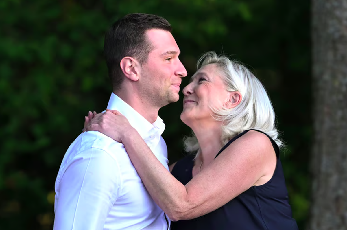 Jordan Bardella und Marine Le Pen vor wenigen Tagen bei einem Wahlauftritt in Liévin.