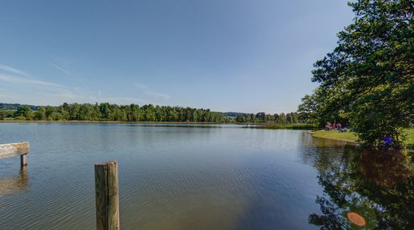 Der Katzensee liegt in der Nähe von Regensdorf und ist bereits jetzt schon ziemlich warm.