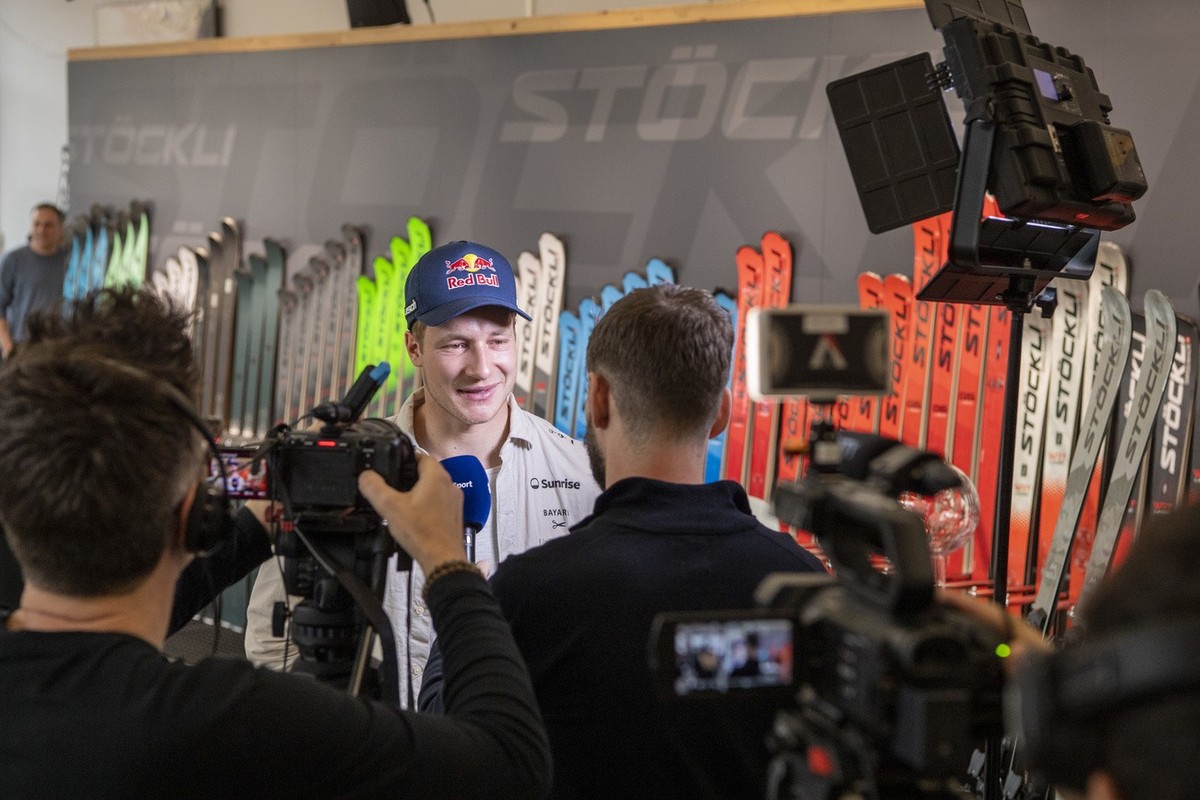 Der Schweizer Skirennfahrer Marco Odermatt anlaesslich einer Medienkonferenz beim Schweizer Skihersteller Stoeckli Ski in Malters im Kanton Luzern am Dienstag, 21. Maerz 2023. Odermatt ist seit Jahren ...