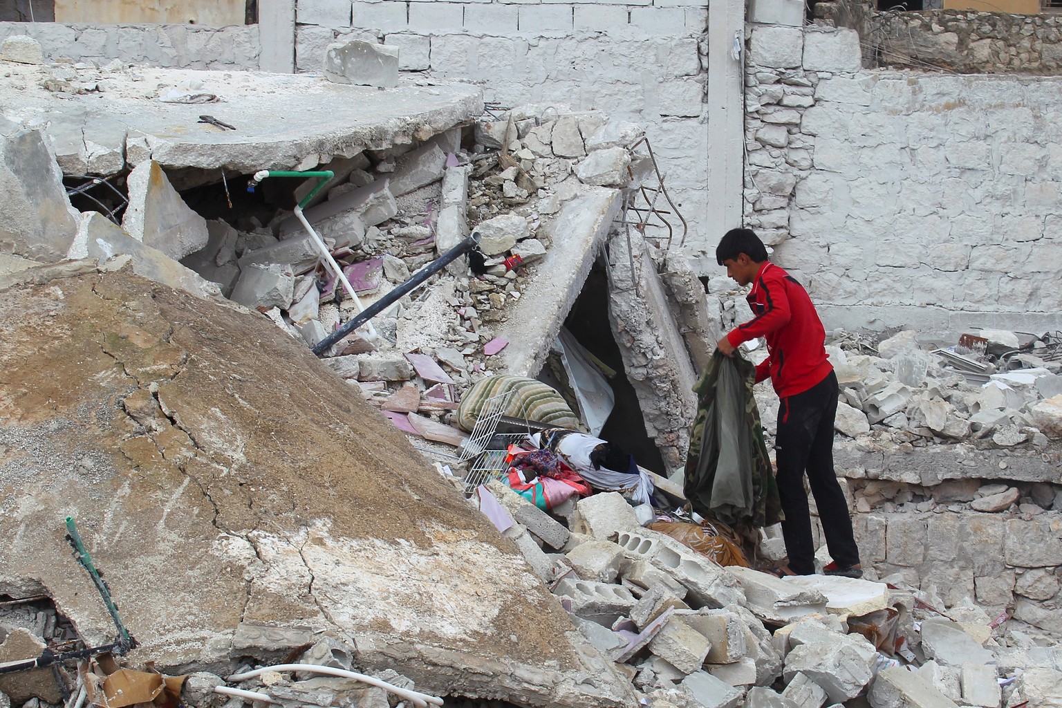 Russische Bomben sollen am Mittwoch in Darat Izza, in der Nähe von Aleppo, eingeschlagen haben.