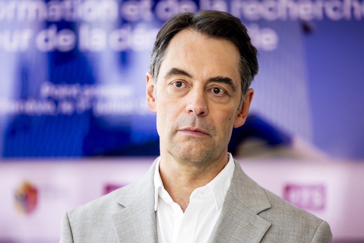 Pascal Crittin, directeur de la Radio Television Suisse (RTS), s'exprime sur l'avenir de la tour RTS situee au Quai Ernest-Ansermet, lors d'un point de presse conjoint du Conseil d?Etat ...