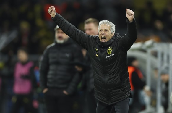 epa08061156 Dortmund&#039;s head coach Lucien Favre celebrates Dortmund&#039;s Julian Brandt&#039;s goal during the UEFA Champions League group F soccer match between Borussia Dortmund and Slavia Prag ...