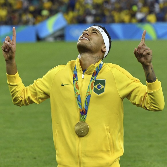 20.08.2016; Rio de Janeiro; Olympische Spiele Rio 2016 - Fussball Maenner Finale; Brasilien - Deutschland;
Jubel Olympiasieger Neymar (BRA, Gold) (Valeria Witters/freshfocus)