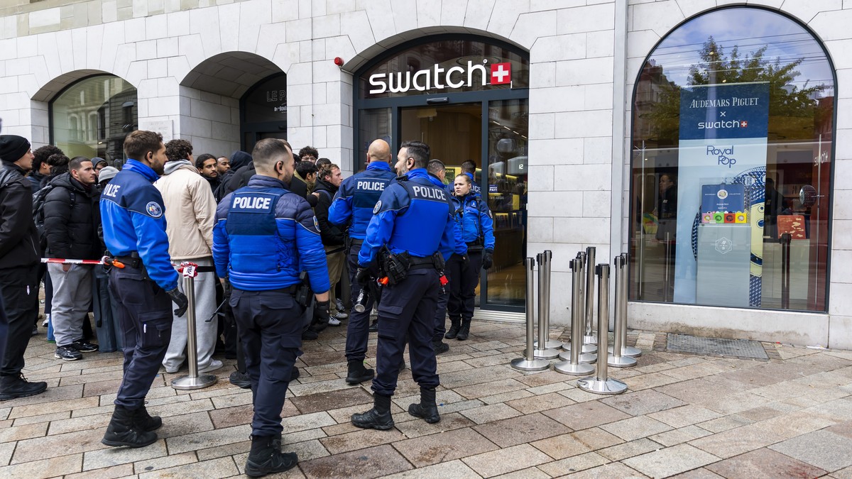 Neue «Royal Pop»: Swatch muss mehrere Filialen wegen Tumulten schliessen