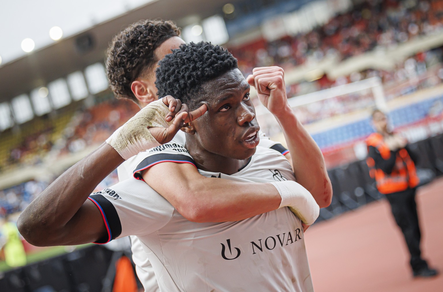 L&#039;attaquant balois Thierno Barry celebre son but lors de la rencontre du championnat de football de Super League entre le FC Stade Lausanne Ouchy (SLO) et le FC Bale (FBC) le samedi 6 avril 2024  ...