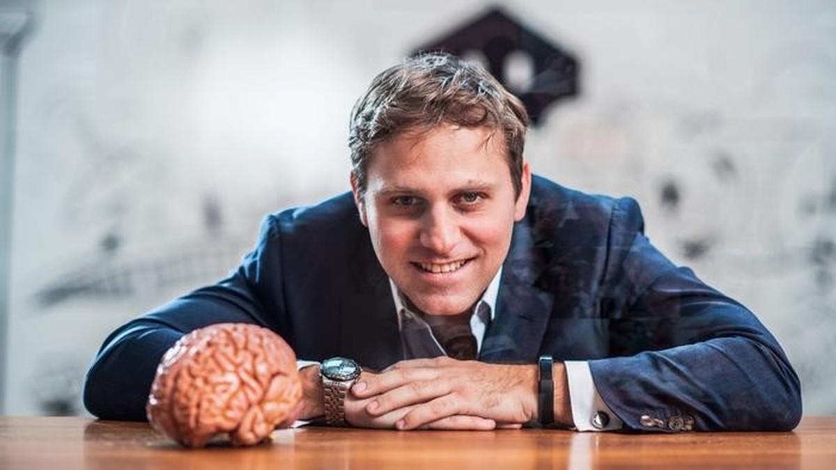 Pascal Kaufmann, Mitgründer von AlpineAI, will mit SwissGPT eine Alternative zu den KI-Chatbots der grossen Tech-Konzerne etablieren.
