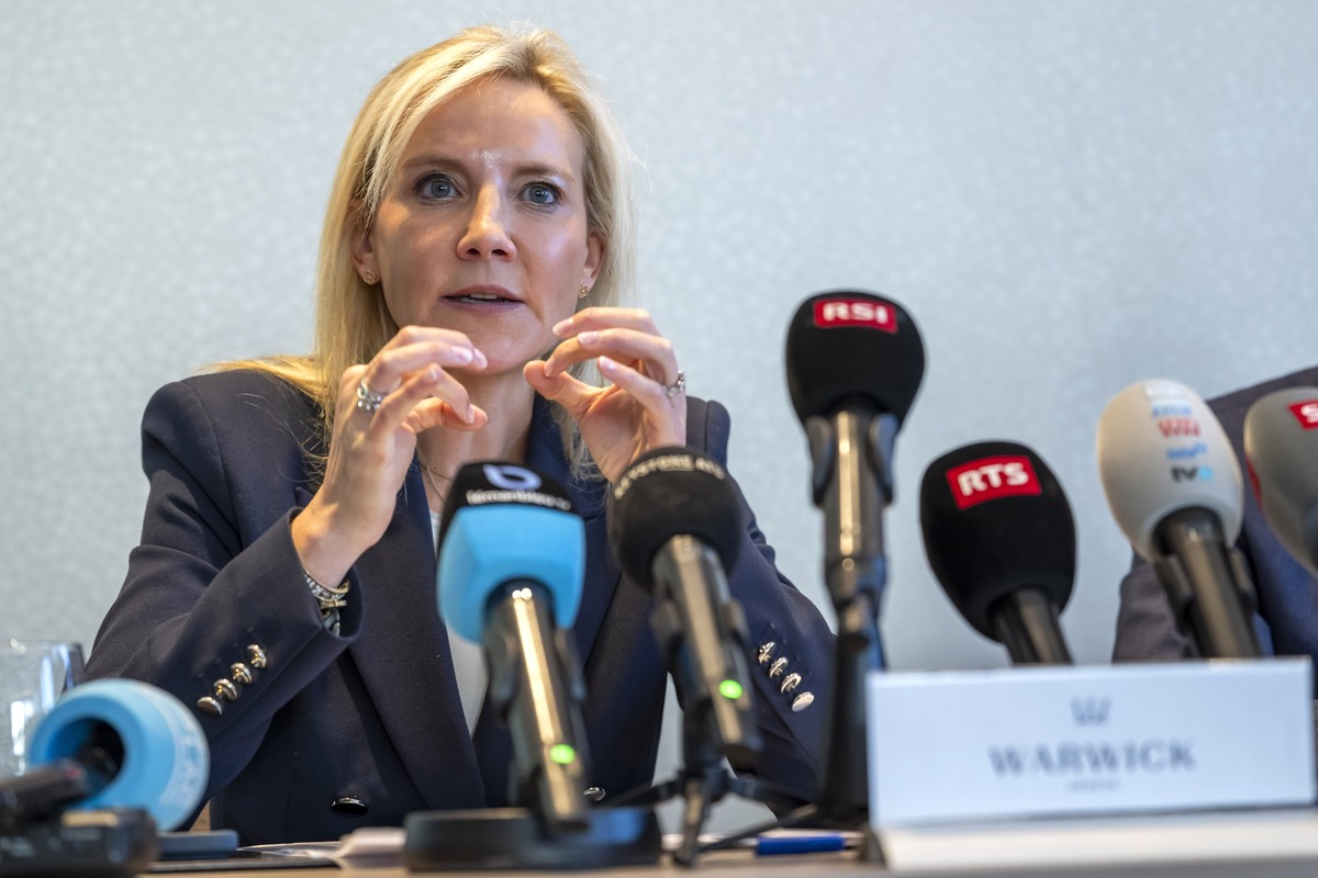 Celine Amaudruz, la vice-presidente de l'UDC Suisse et conseillere nationale, s'exprime lors d'une conference de presse pour annoncer sa candidature a la succession de Guy Parmelin au C ...