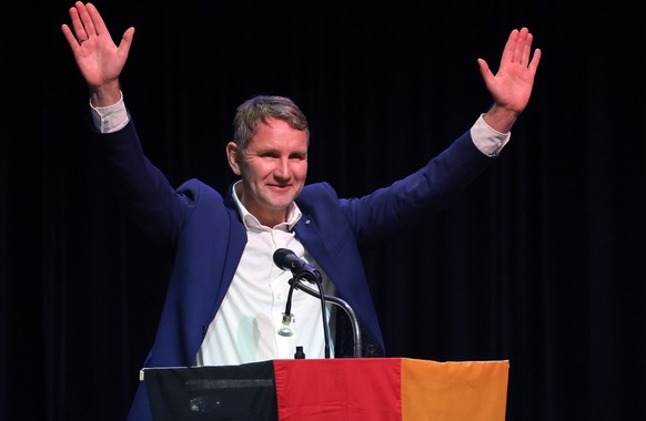 epa08218460 Alternative for Germany party (AfD) faction chairman in the regional parliament of Thuringia Bjoern Hoecke speaks during a election campaign of the regional party AfD in Kulmbach, Germany, ...