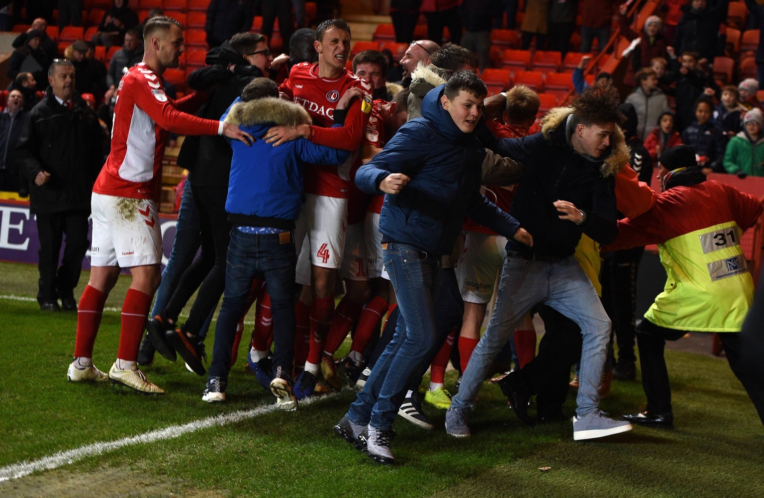 Charlton Athletic v Accrington Stanley - Sky Bet League One - The Valley Charlton Athletic players and fans celebrate their late winner EDITORIAL USE ONLY No use with unauthorised audio, video, data,  ...