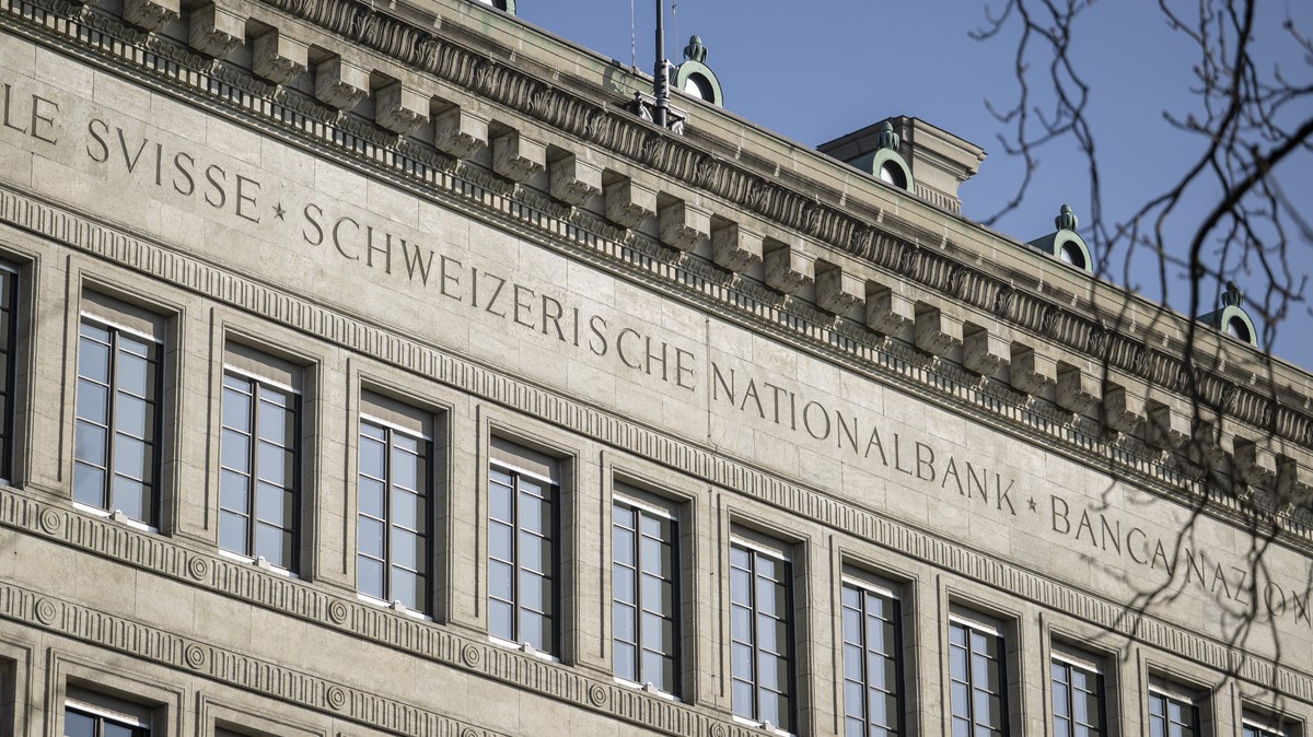 epa12832217 The facade of the Swiss National Bank (SNB) in Zurich, Switzerland, 19 March 2026. The Swiss National Bank holds its media briefing in Zurich on 19 March. EPA/ANDREAS BECKER
