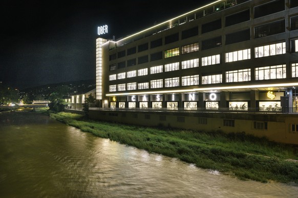 HEUTE, MITTWOCH, 06. JULI 2016, STELLEN WIR IHNEN FOLGENDES NEUES BILDMATERIAL VON ZUERICH BEI NACHT ZUR VERFUEGUNG --- The Swiss Casino on the Sihlstrasse in Zurich, Switzerland, pictured on the nigh ...