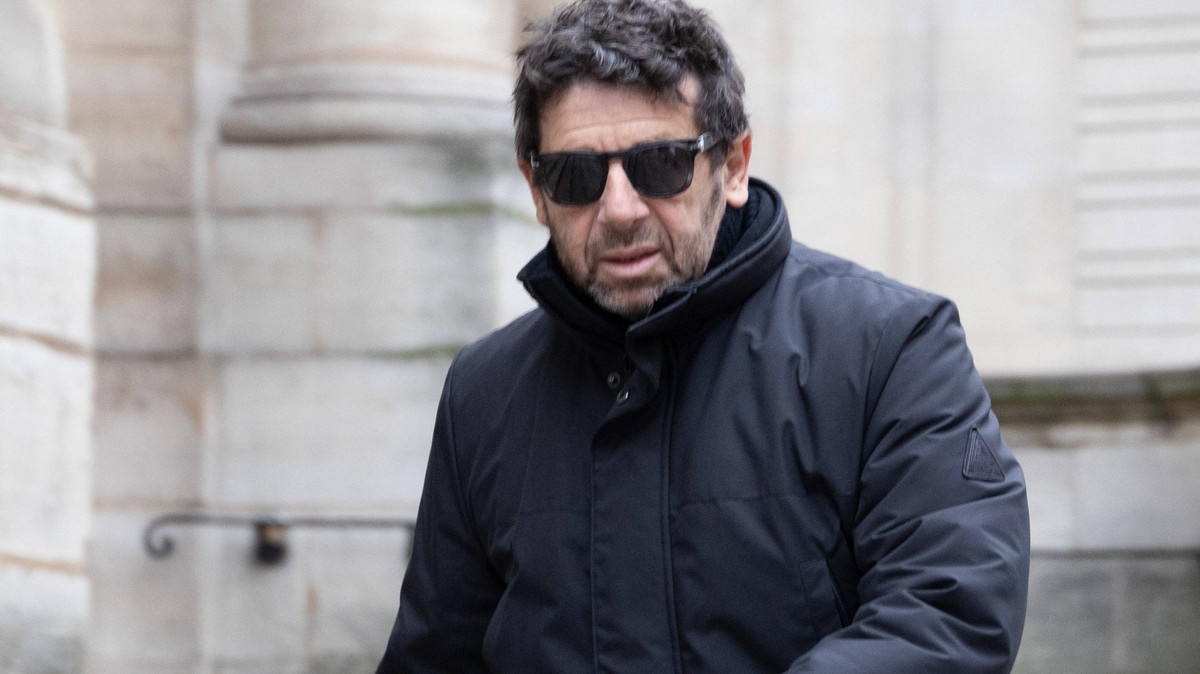 Niels Arestrup Funeral - Paris Patrick Bruel during the funeral ceremony of French-Danish actor Niels Arestrup outside the Church of Saint-Roch in Paris, on December 10, 2024. Niels Arestrup, who has  ...