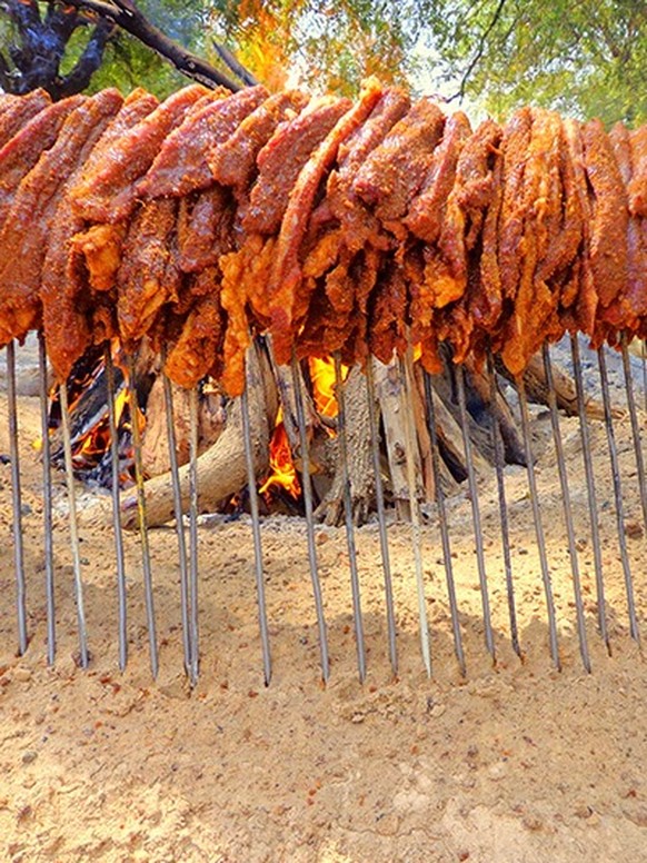 http://www.dobbyssignature.com/2014/07/nigerian-suya-suya-spice-recipe.html suya fleisch nigeria afrika bbq barbecue grill grillen grillieren essen food