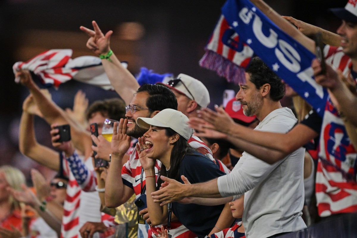 Fans celebrate a victory by the United States over Paraguay the World Cup Group D soccer match in Inglewood, Calif., near Los Angeles, Friday, June 12, 2026. (AP Photo/Jayne Kamin-Oncea)
Paraguay US W ...